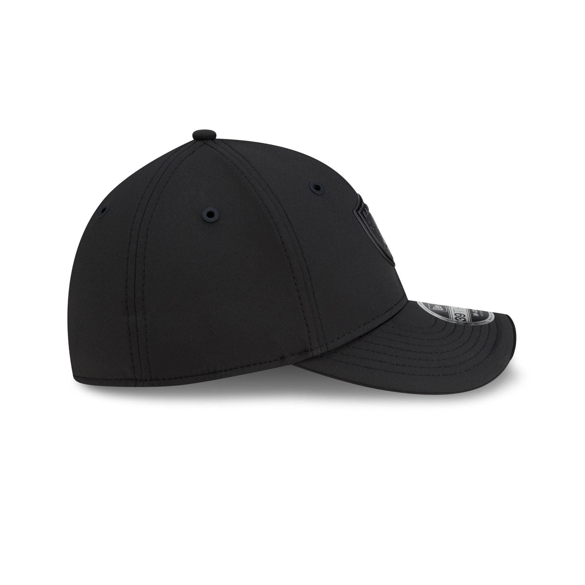 Las Vegas Raiders 2026 Sideline Black 39THIRTY M-Crown Stretch Fit Hat