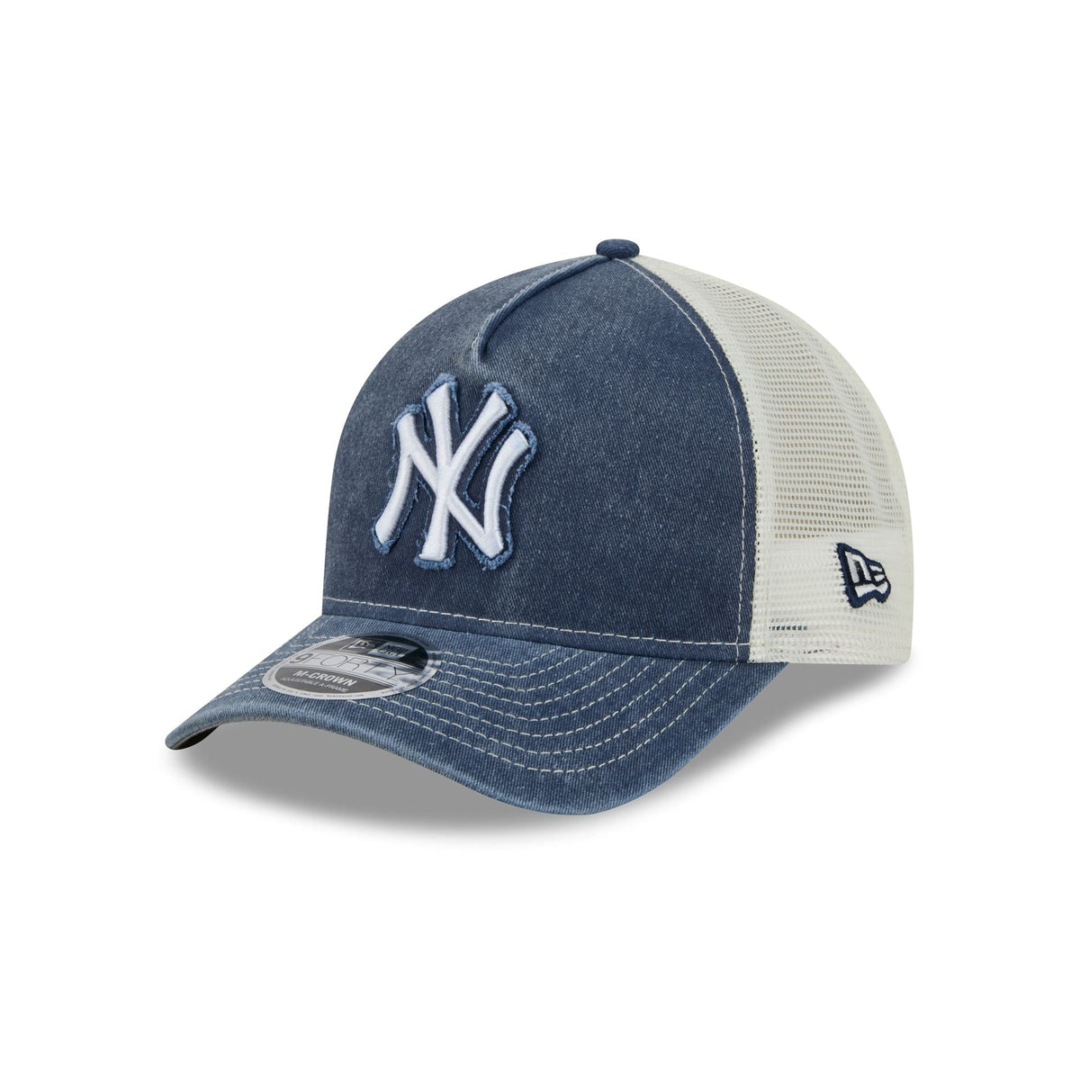 New York Yankees Frayed Logo 9FORTY M-Crown A-Frame Trucker Hat